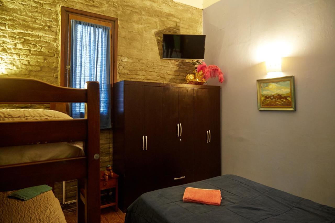 Una Noche Mas B & B Montevideo Bagian luar foto